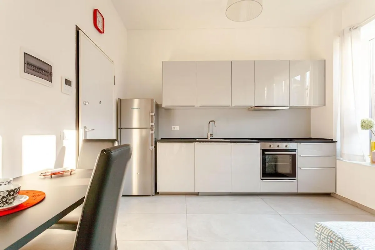 Apartament Baroni C - Free Private Parking-Wi- Fi And A-C Gerenzano
