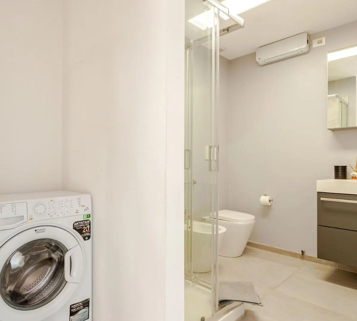 Apartament Baroni C - Free Private Parking-Wi- Fi And A-C Gerenzano