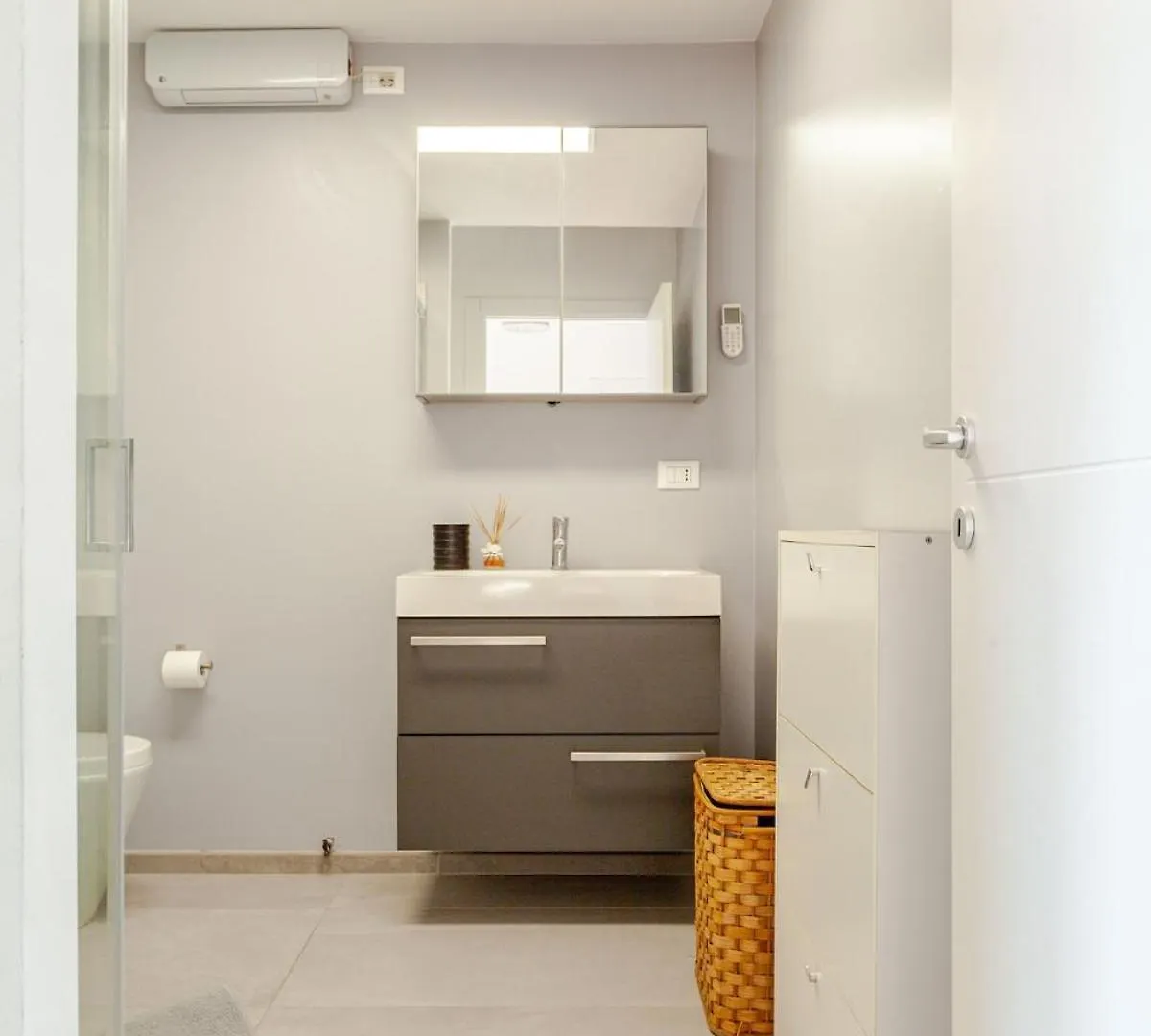 Apartament Baroni C - Free Private Parking-Wi- Fi And A-C Gerenzano 0*,