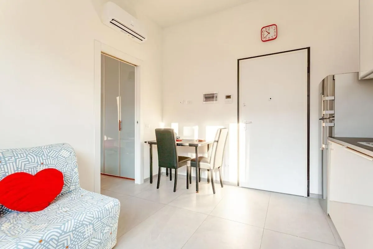 Apartament Baroni C - Free Private Parking-Wi- Fi And A-C Gerenzano